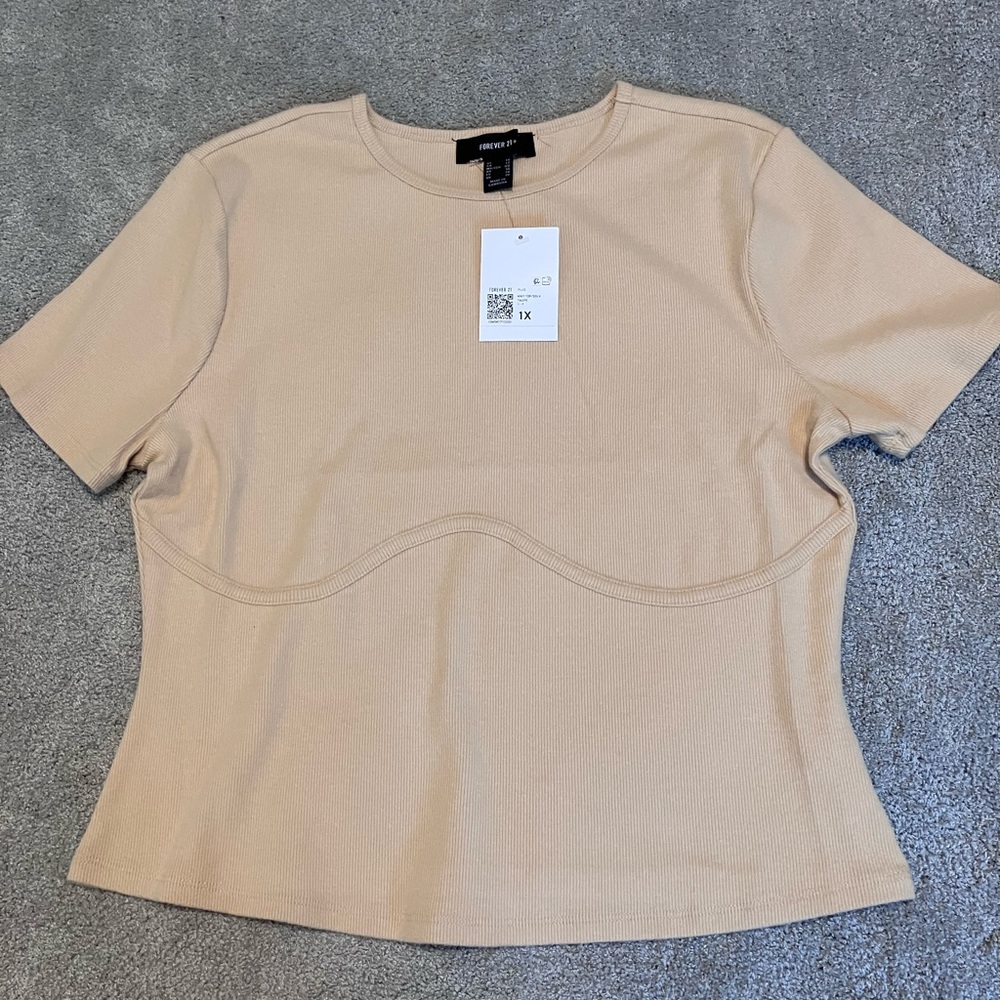 Beige NWT Forever 21 cute top sz 1X runs small